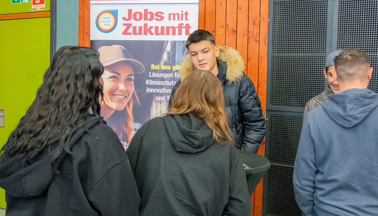 241105_AO_Hauptschule_Waechtlerstrasse_Handwerkertour-16
