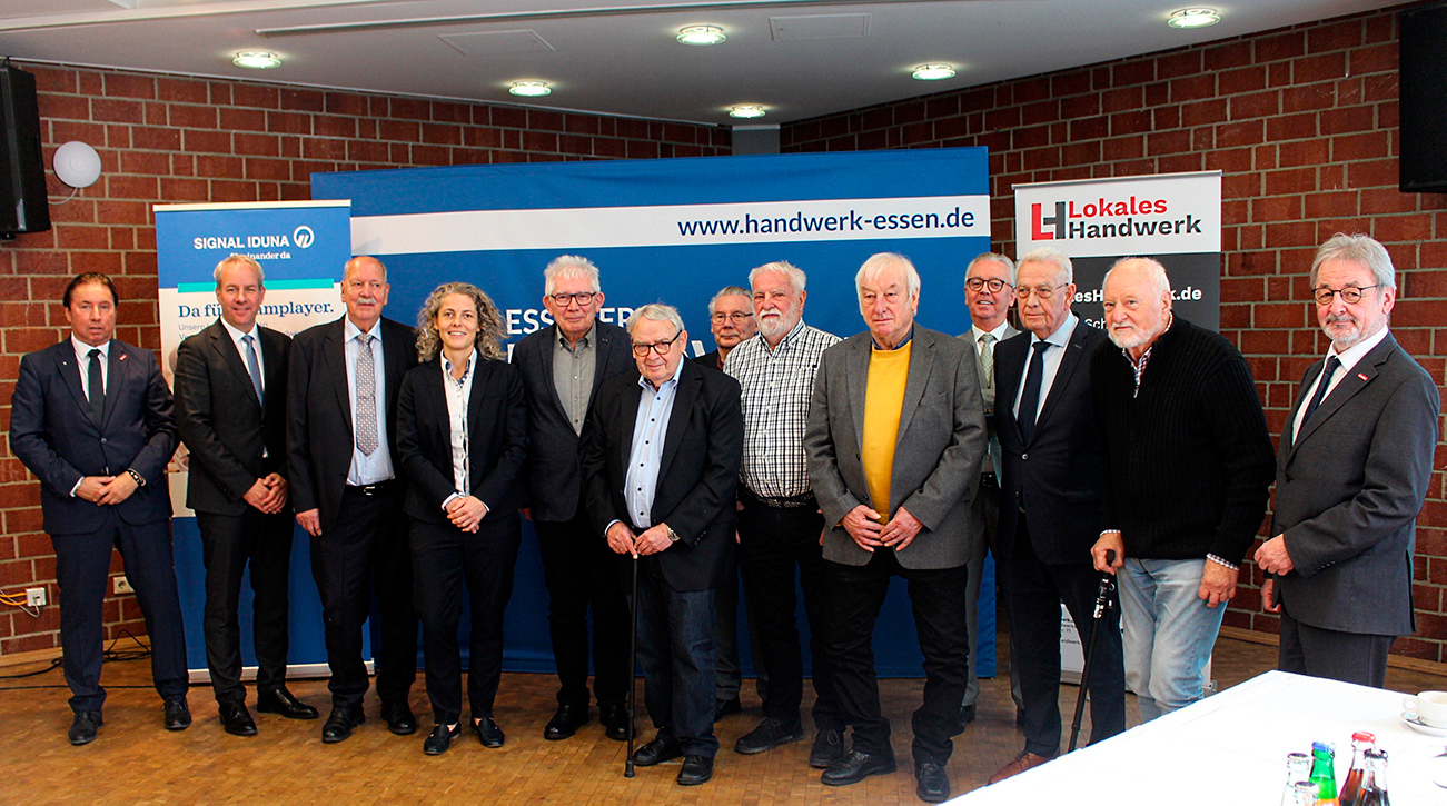 2025-11-07 Goldene Meisterbriefe Gruppenbild II